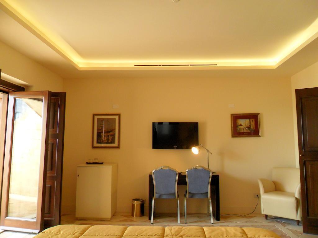 Palazzo Viceconte Hotel Matera Bagian luar foto