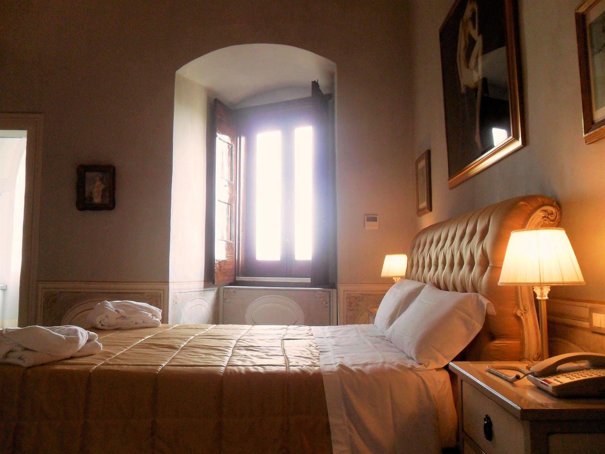 Palazzo Viceconte Hotel Matera Bagian luar foto